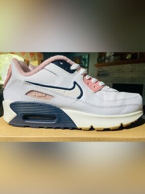 Nike Air Max 90 LTR SE
White Pink Glaze (Women's)
7Y-8.5W